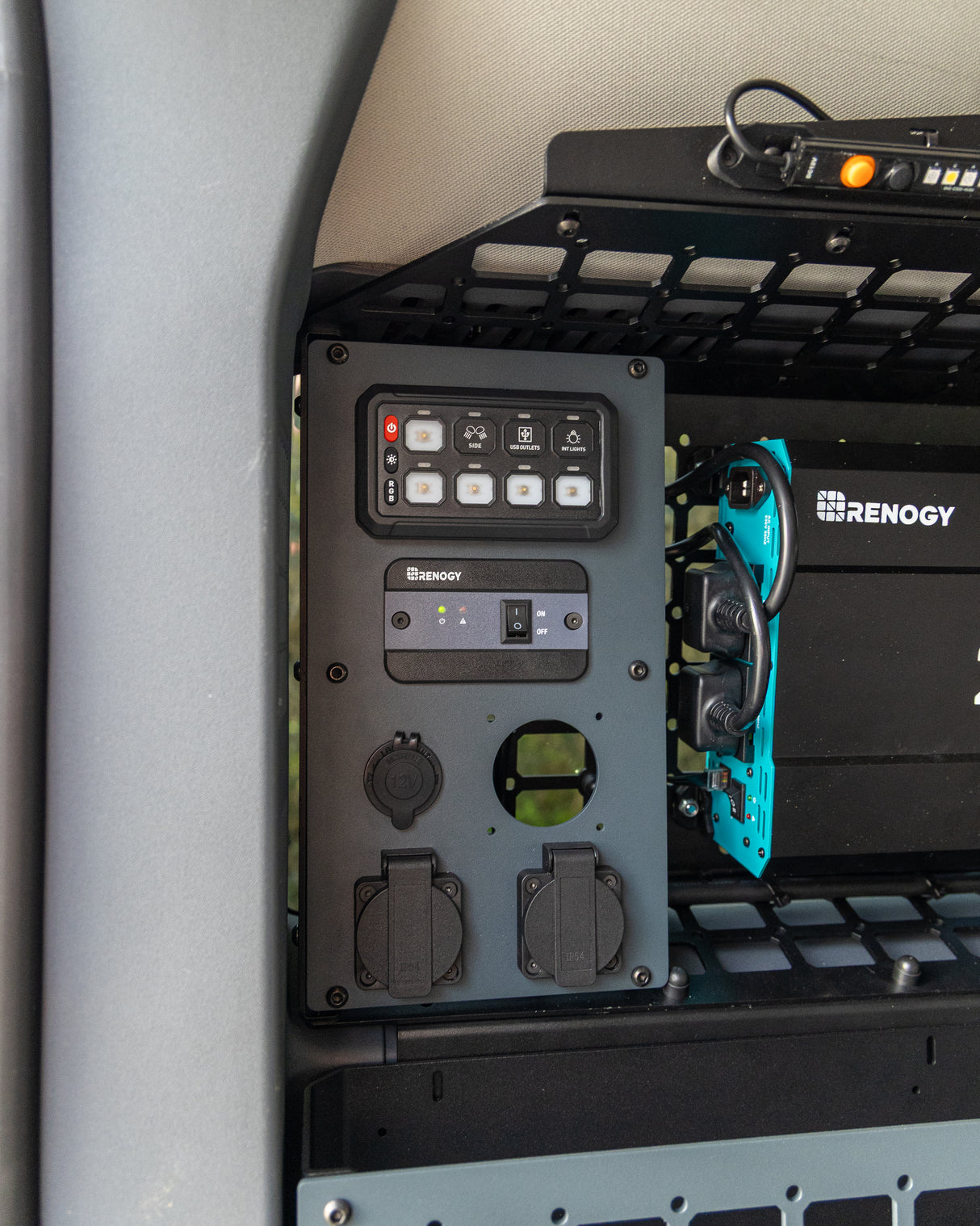 Buzz Rear Window Side Molle - Bundle